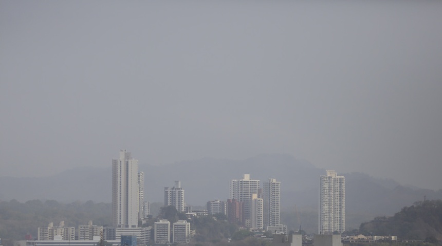 colombia apoya panama combate incendio