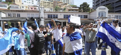 hondurenos contra xiomara castro