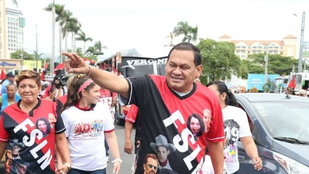 juan caldera camiseta fsln marcha managua