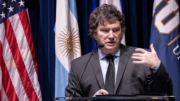 javier milei busca enfrentar cristina fernadez