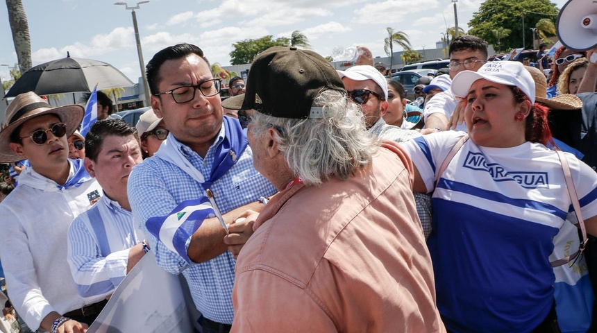 opositores nicaraguenses agredidos marcha miami