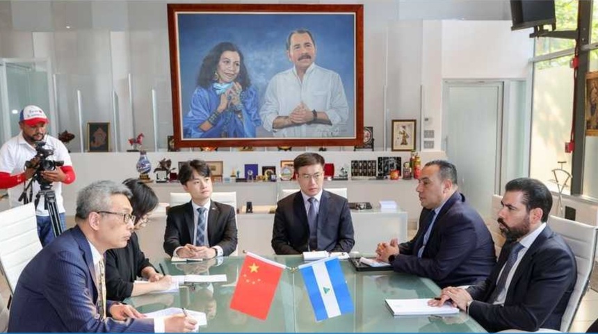 laureano ortega con funcionarios de china