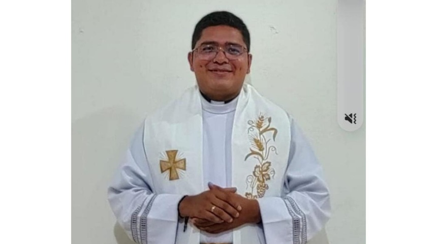 sacerdote Aníbal Manzanares