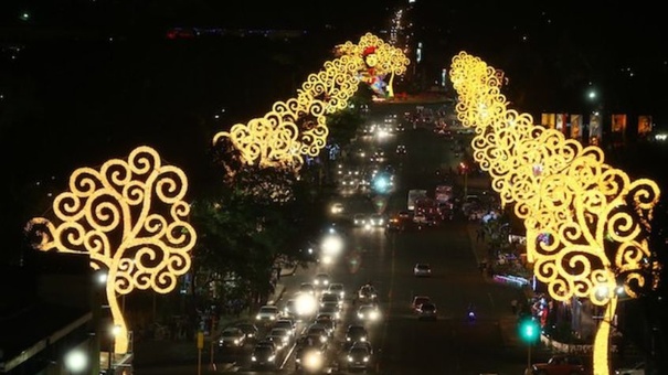 rosario murillo reinstalara araboles de lata o arboles de la vida en managua