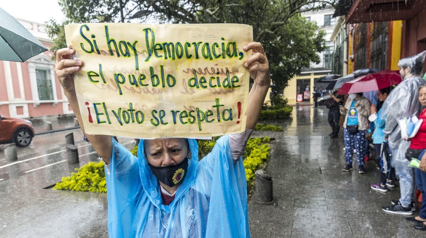 guatemaltecos protestan suspension resultados elecciones