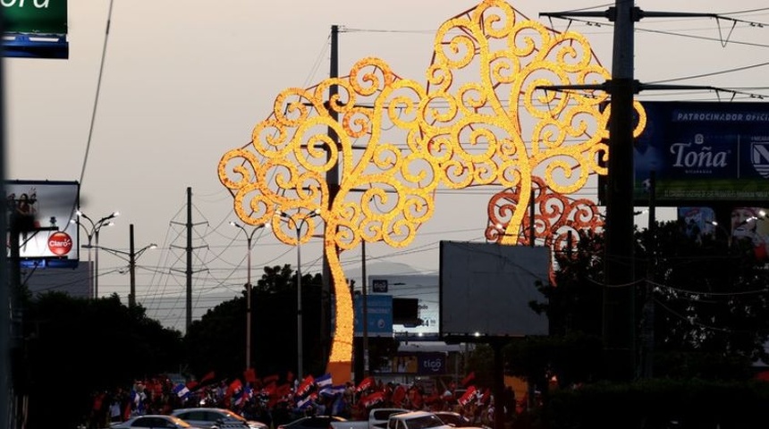 instalacion arboles vida nicaragua rosario murillo