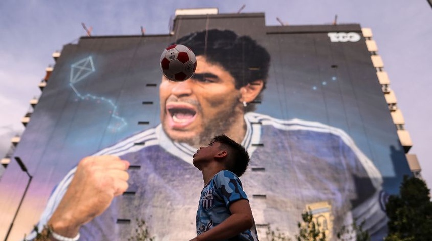 mural diego armando maradona efe