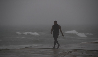 Lluvias personas tormenta tropical