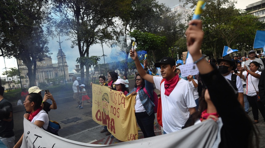 guatemaltecos manifiestan resultados electorales