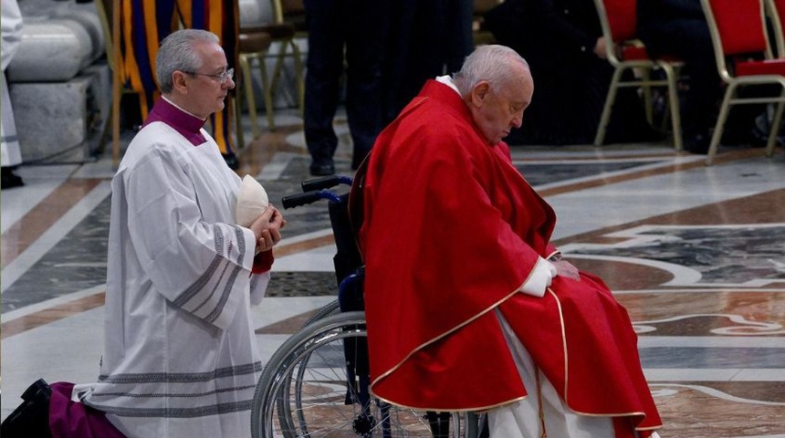 papa francisco renuncia a celebrar viacrucis