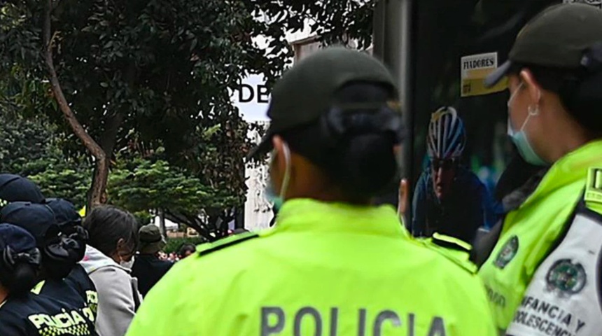 policia colombia feminicidio