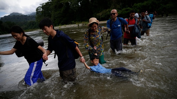 migrantes cruzan selva darien rumbo eeuu