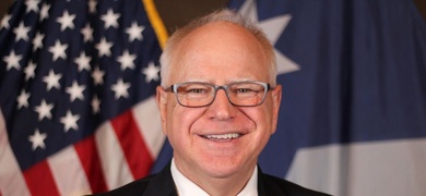 harris confirma tim walz candidato vicepresidente