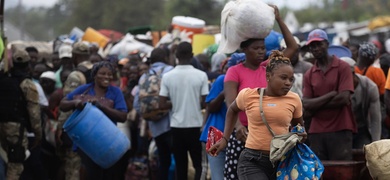 haitianos cruzan frontera para abastecerse alimentos