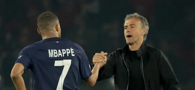 entrenador psg junto kylian mbappe