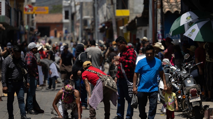 turistas semana santa guatemala