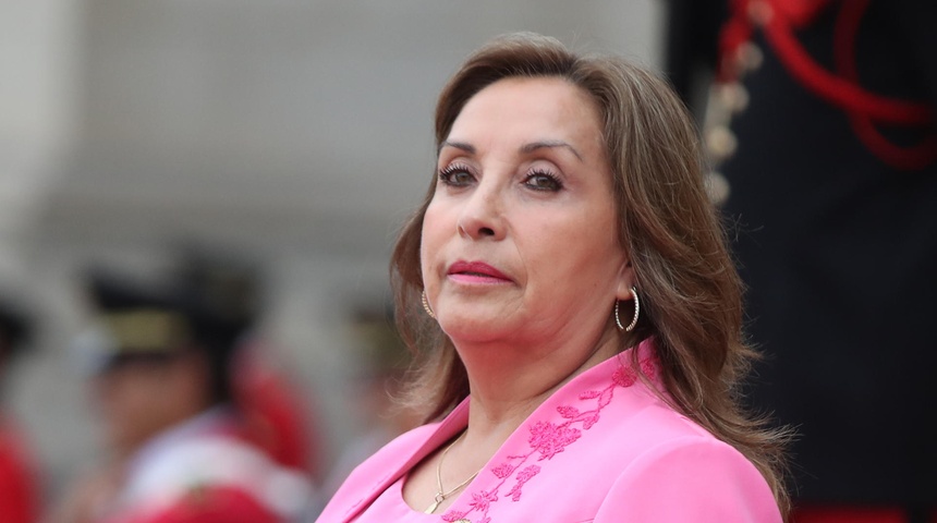 presidenta peru diana boluarte agredida