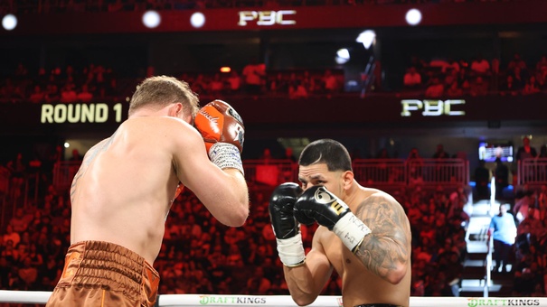 mexicando canelo alvarez vence al puertoriqueno