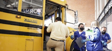 excarcelados nicaraguenses suben autobuses guatemala