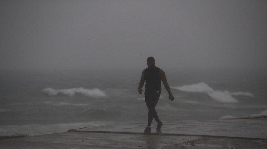 Lluvias personas tormenta tropical