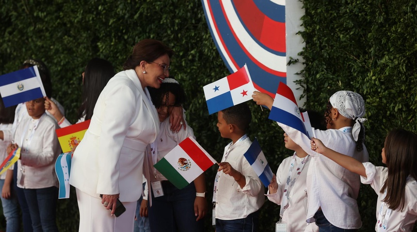 presidenta honduras cumbre iberoamericana