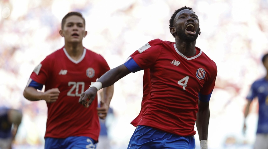 keysher fuller celebra gol costa rica