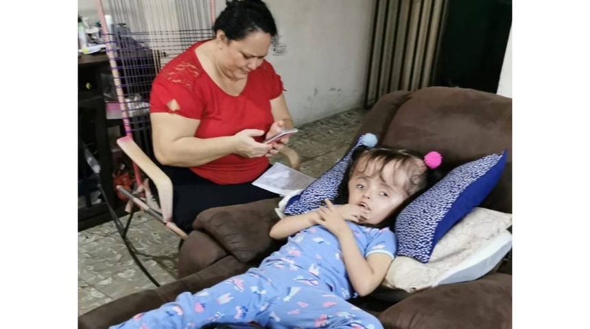 niña nicaragüense con hidrocefalia