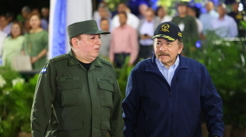 daniel ortega en aniversario del ejercito de nicaragua