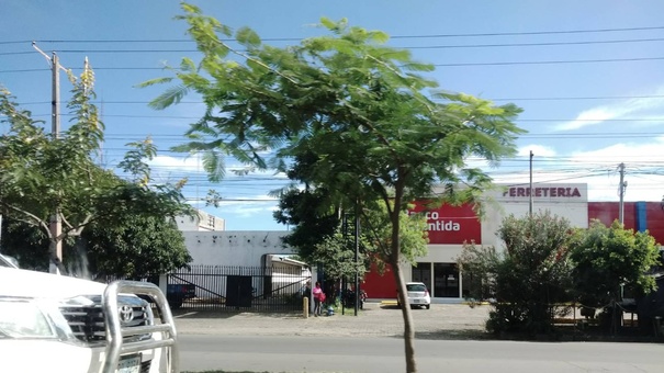 quitan rotulo instalaciones la prensa nicaragua