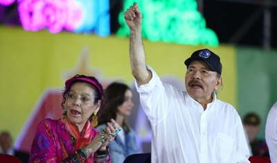 daniel ortega rosario murillo felicitan nicolas maduro