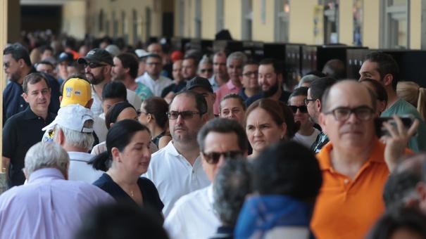 panamenos esperan fila votar