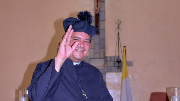 sacerdote guillermo blandón