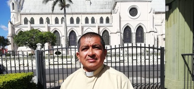 sacerdote fernando tellez exiliado costa rica