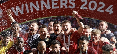 jugadores manchester united celebran titulo wembley