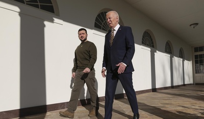 joe biden junto volodimir zelenski