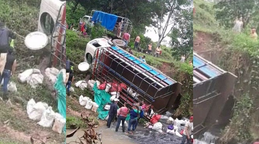 accidente camion vuelca el rama