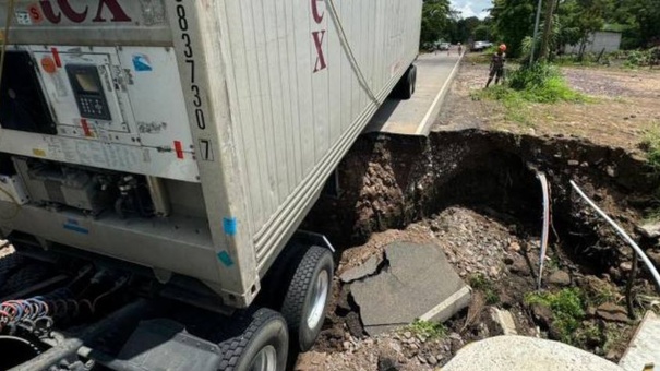 lluvias provocan hundimiento carretera guatemala el salvador