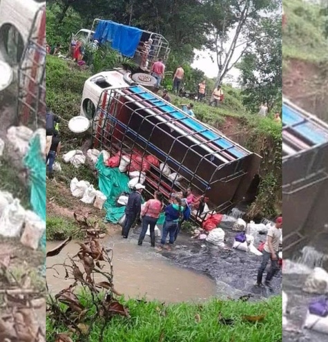 accidente camion vuelca el rama