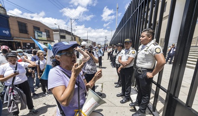 guatemaltecos manifestaciones contra ministerio publico