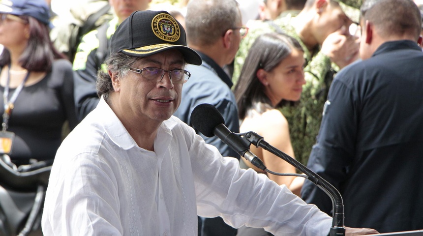 gustavo petro presidente colombia tormenta julia