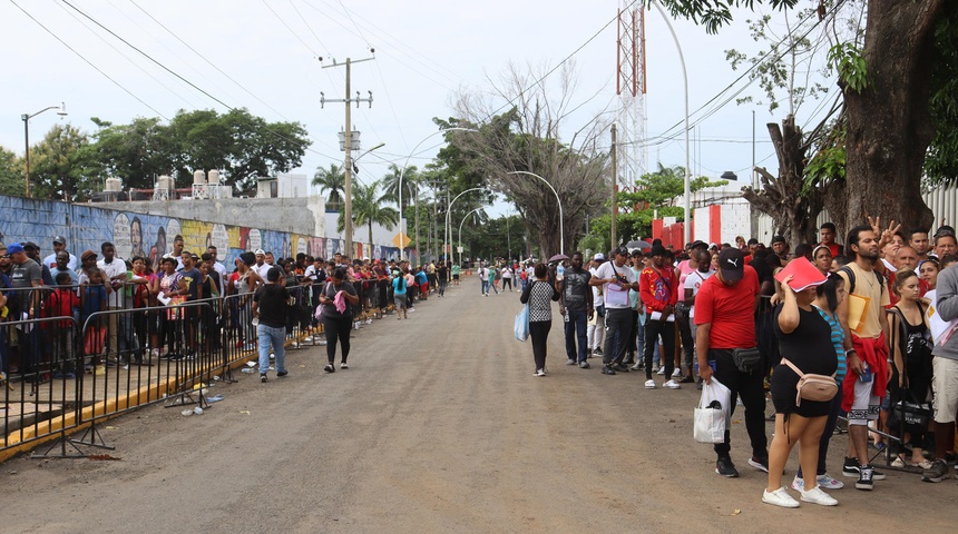 migrantes regulan situacion migratoria mexico eeuu