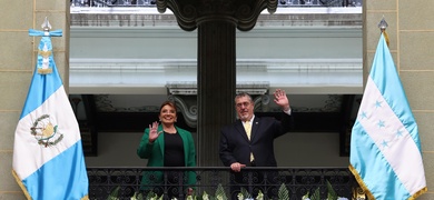 xiomara castro junto a bernardo arevalo