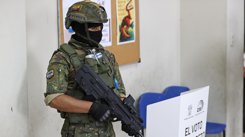 militares centro votacion ecuador