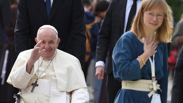 papa francisco foro economia italia