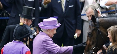 la reina isabel con caballos