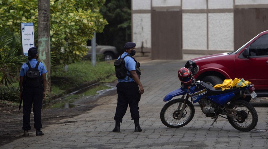 policia nicaragua asedio iglesia catolica