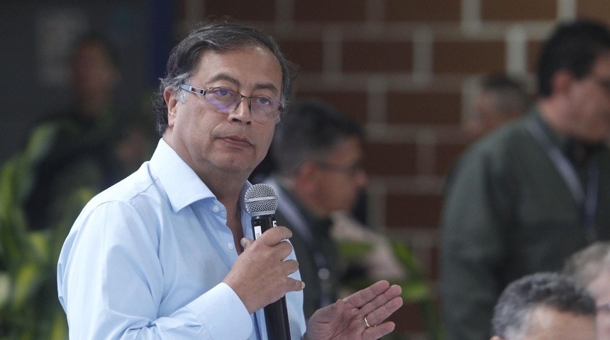 gustavo petro presidente colombia alza combustible