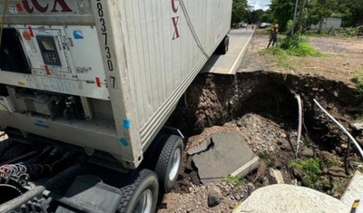 lluvias provocan hundimiento carretera guatemala el salvador