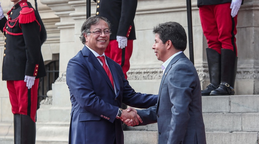 petro pide medidas cautelares presidente peru destituido