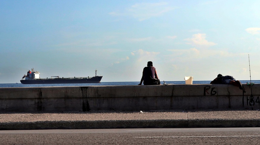 petroleo entra la habana cuba